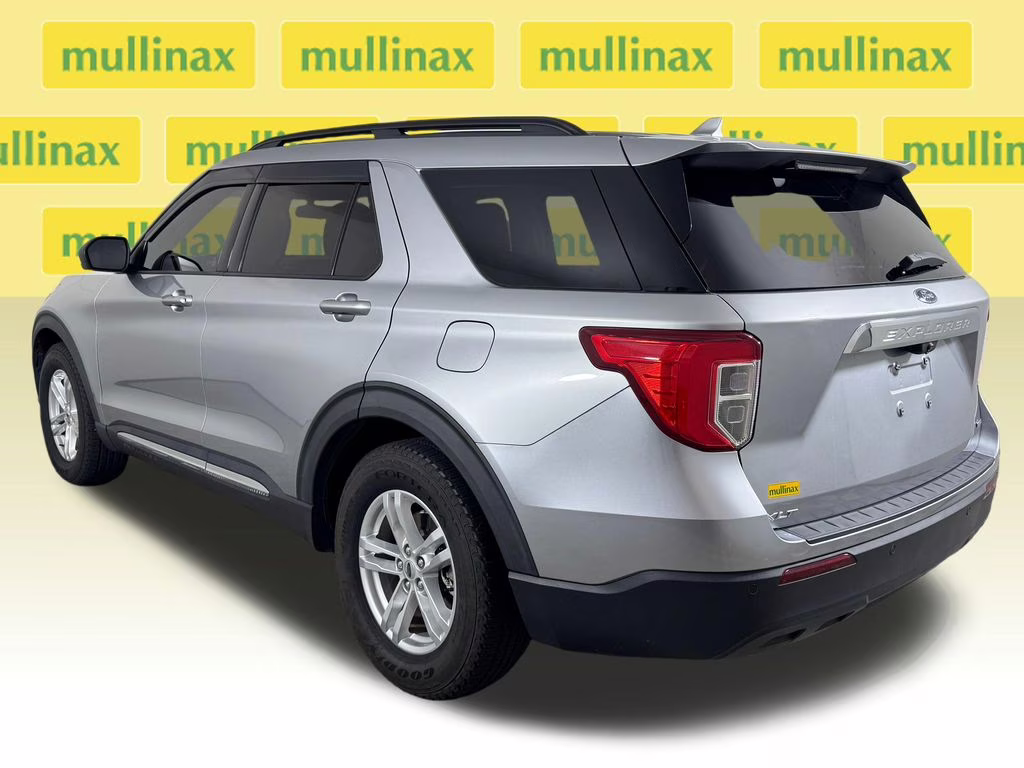 2020 Iconic Silver Metallic Ford Explorer XLT RWD SUV