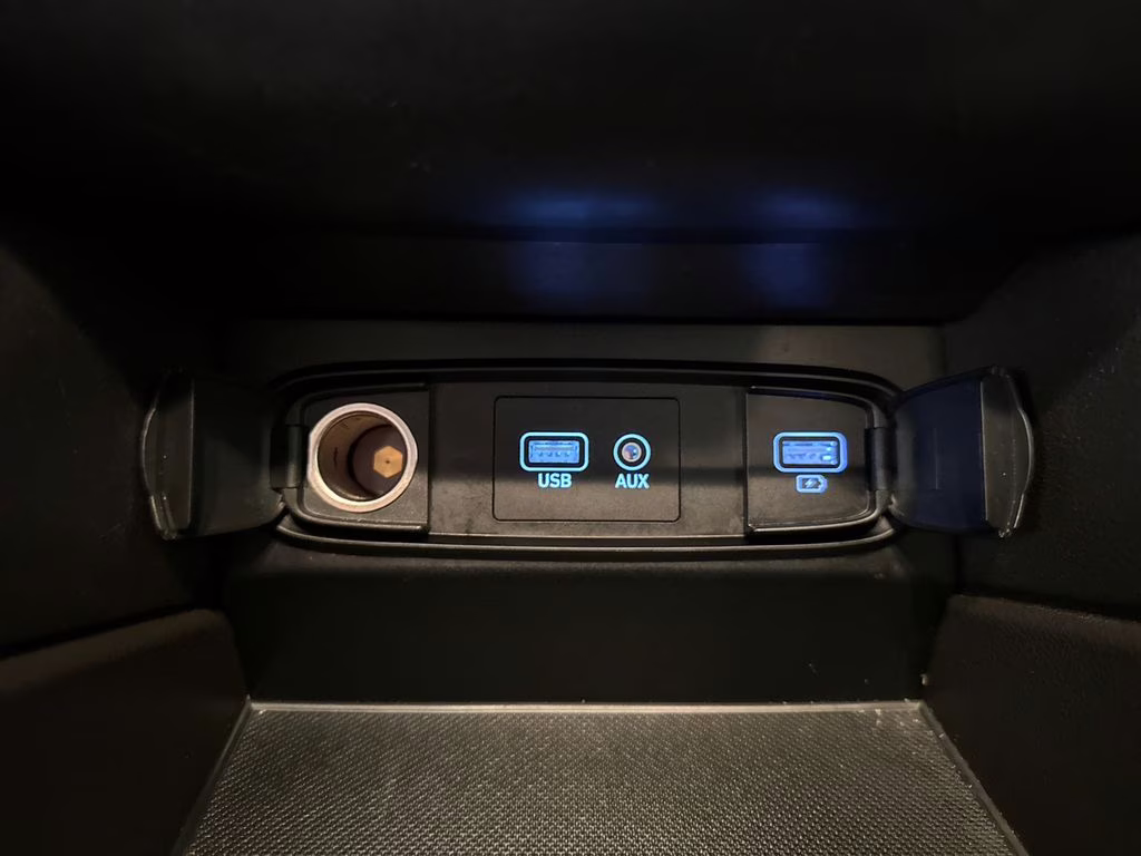 2020 Symphony Silver Hyundai Santa Fe SE FWD SUV