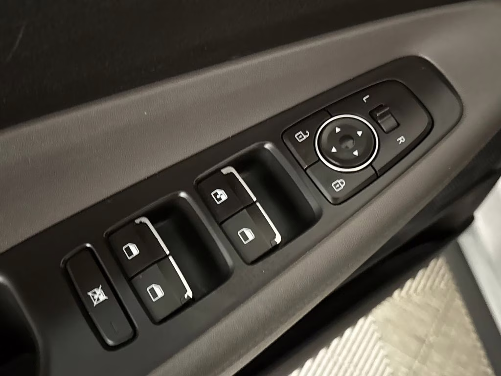 2020 Symphony Silver Hyundai Santa Fe SE FWD SUV