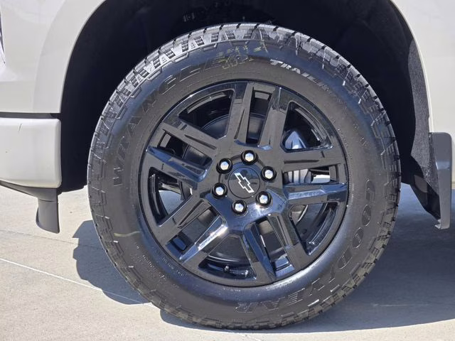 2026 White Sands Chevrolet Silverado 1500 Custom RWD Truck