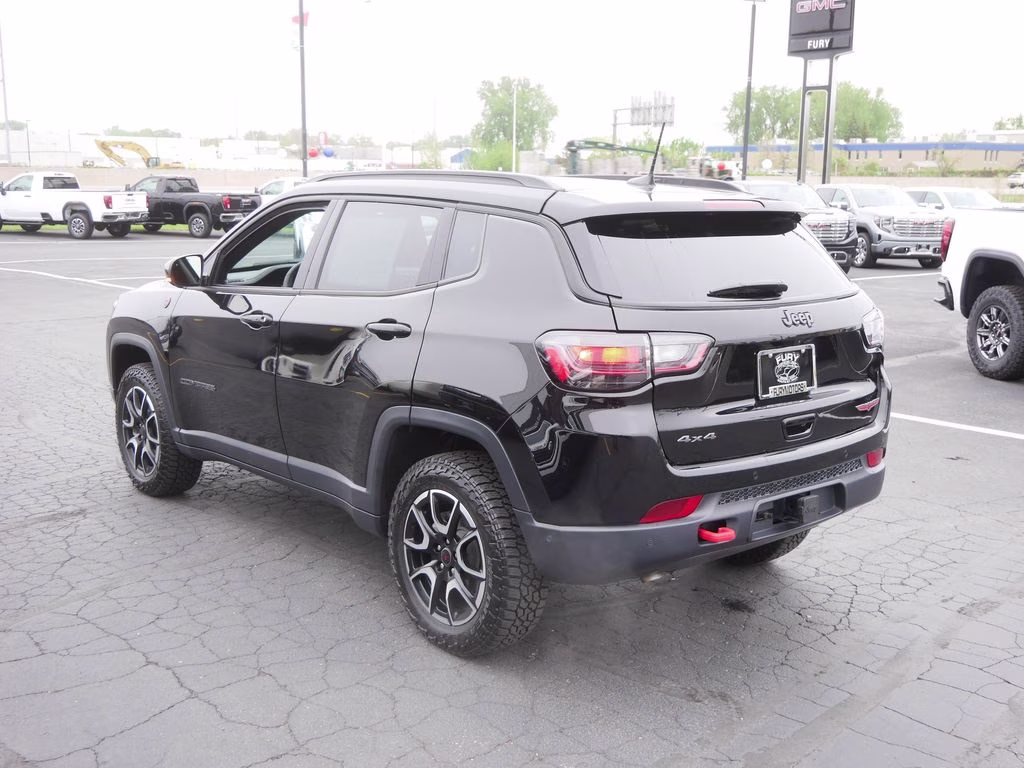 2025 Diamond Black Crystal Pearlcoat Jeep Compass Trailhawk 4X4 SUV