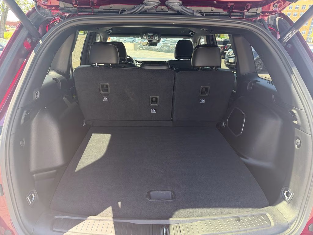 2025 Velvet Red Pearlcoat Jeep Grand Cherokee Limited 4X4 SUV