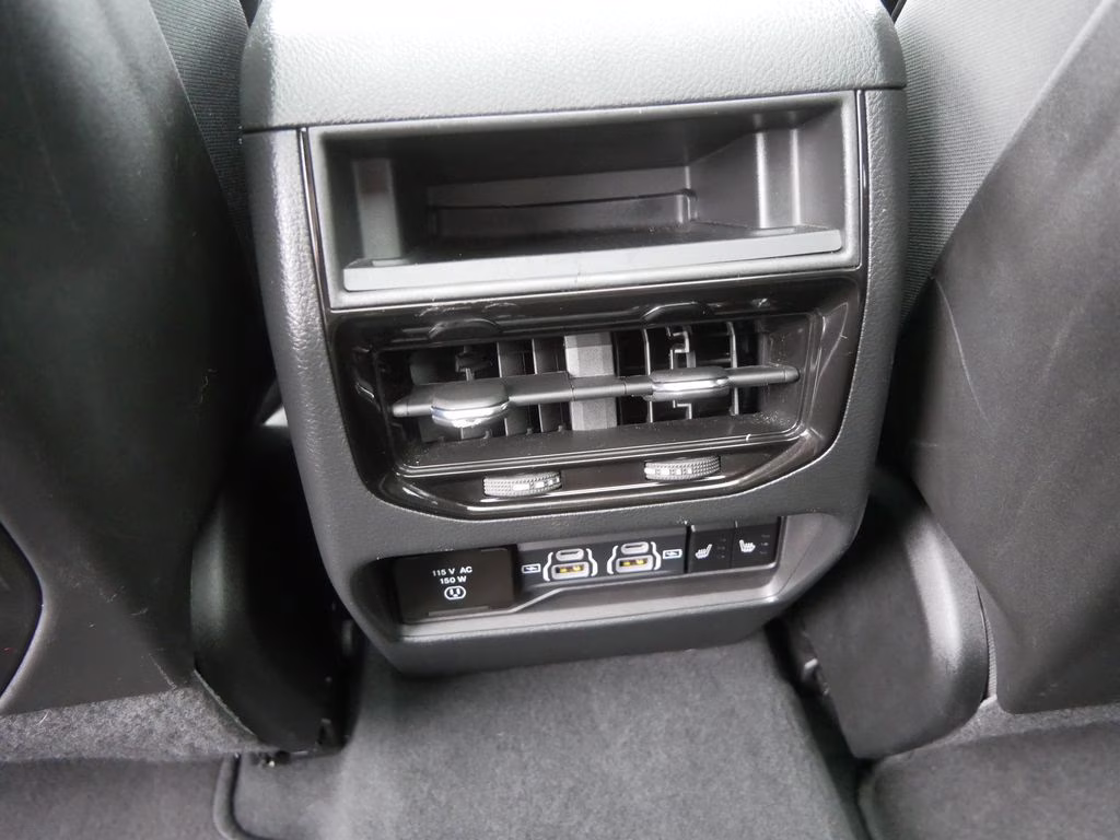 2024 Bright White Clearcoat Jeep Grand Cherokee Limited 4X4 SUV