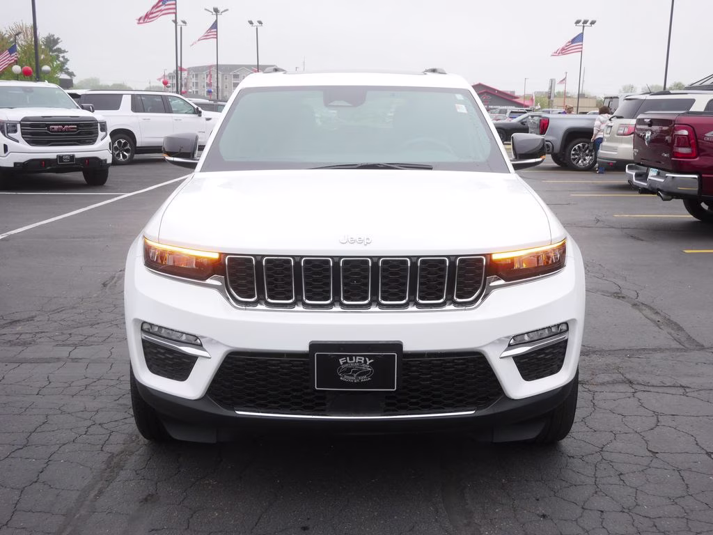 2024 Bright White Clearcoat Jeep Grand Cherokee Limited 4X4 SUV