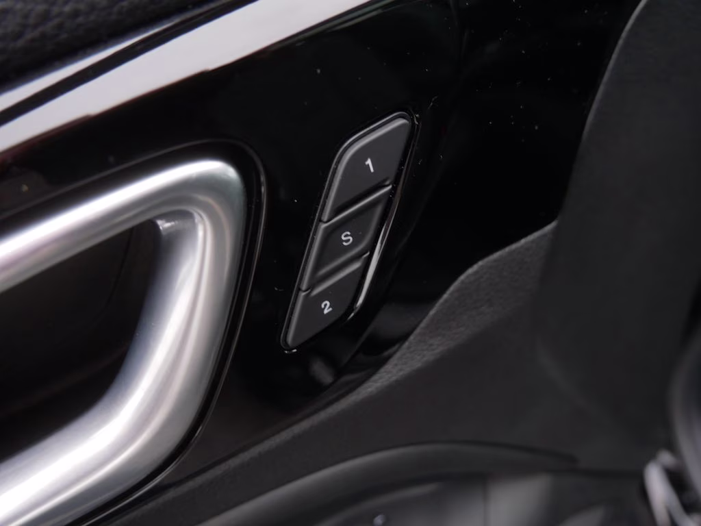 2025 Diamond Black Crystal Pearlcoat Jeep Compass Trailhawk 4X4 SUV