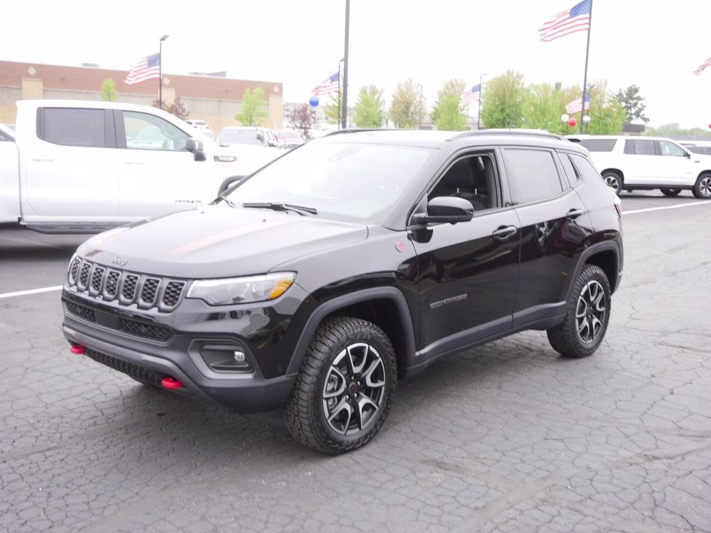 2025 Diamond Black Crystal Pearlcoat Jeep Compass Trailhawk 4X4 SUV