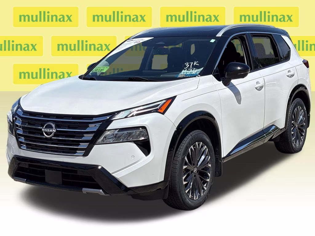 2024 Everest White Pearl/Super Black Nissan Rogue Platinum FWD SUV