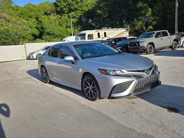2021 Celestial Silver Metallic Toyota Camry SE FWD Sedan