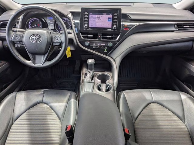 2021 Celestial Silver Metallic Toyota Camry SE FWD Sedan