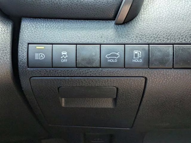 2021 Celestial Silver Metallic Toyota Camry SE FWD Sedan