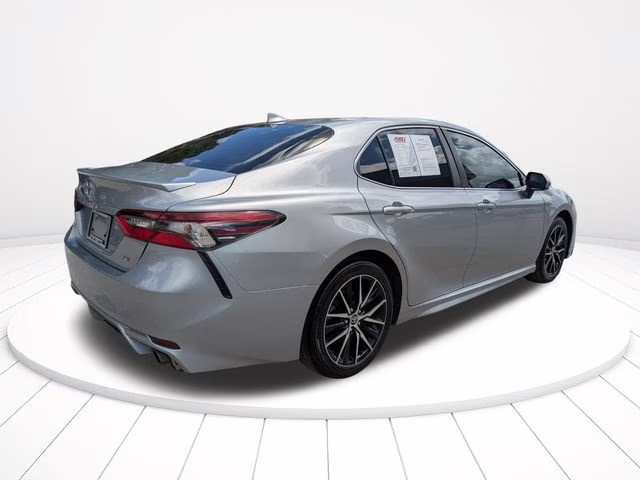 2021 Celestial Silver Metallic Toyota Camry SE FWD Sedan