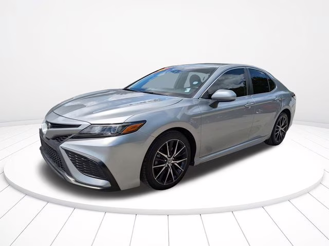 2021 Celestial Silver Metallic Toyota Camry SE FWD Sedan