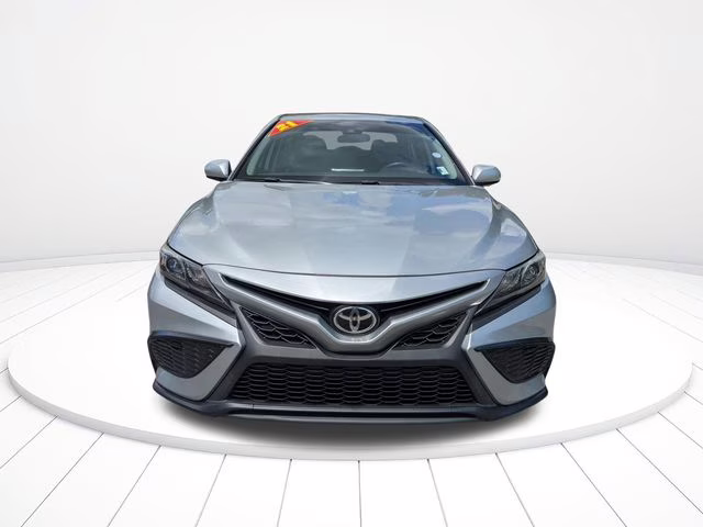 2021 Celestial Silver Metallic Toyota Camry SE FWD Sedan