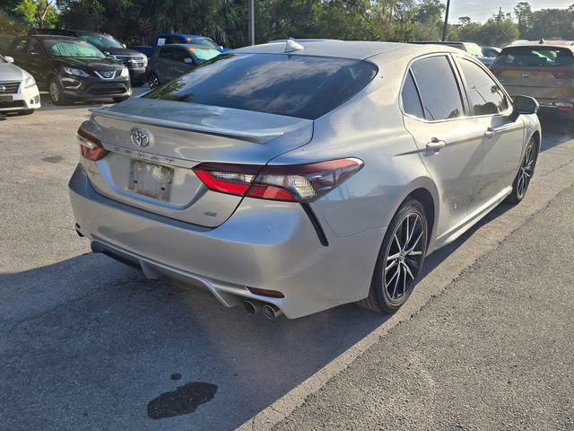 2021 Celestial Silver Metallic Toyota Camry SE FWD Sedan