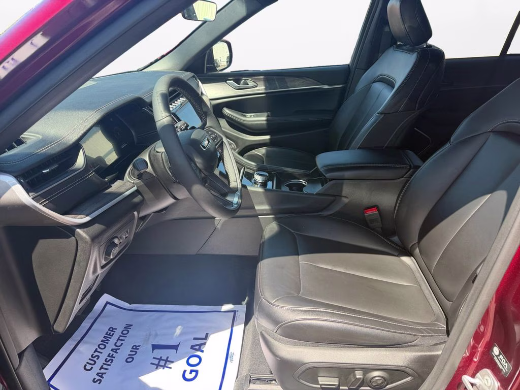 2025 Velvet Red Pearlcoat Jeep Grand Cherokee Limited 4X4 SUV