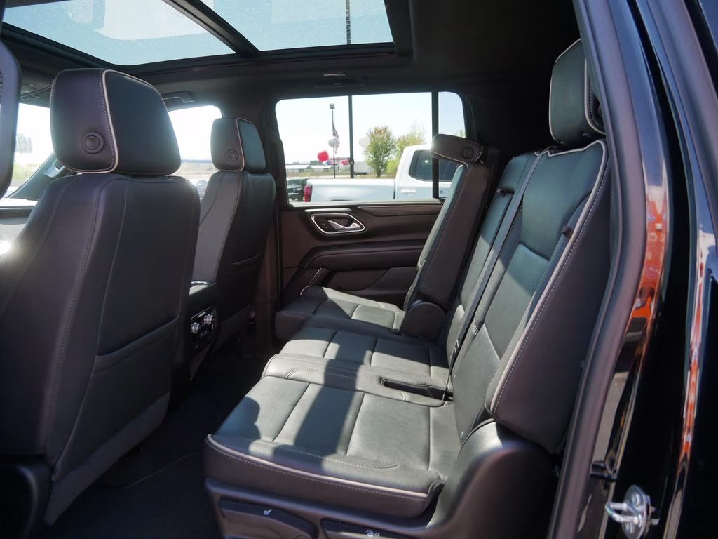 2023 Black GMC Yukon XL SLT 4X4 SUV