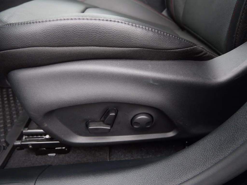 2025 Diamond Black Crystal Pearlcoat Jeep Compass Trailhawk 4X4 SUV