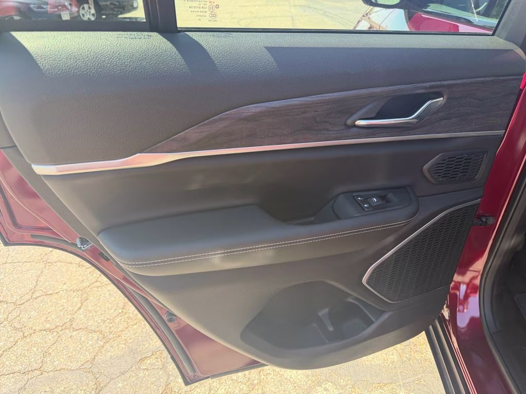 2025 Velvet Red Pearlcoat Jeep Grand Cherokee Limited 4X4 SUV