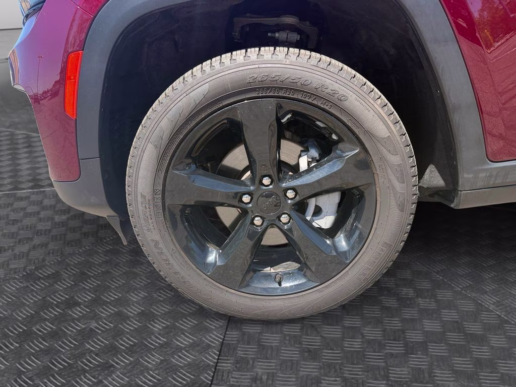 2025 Velvet Red Pearlcoat Jeep Grand Cherokee Limited 4X4 SUV