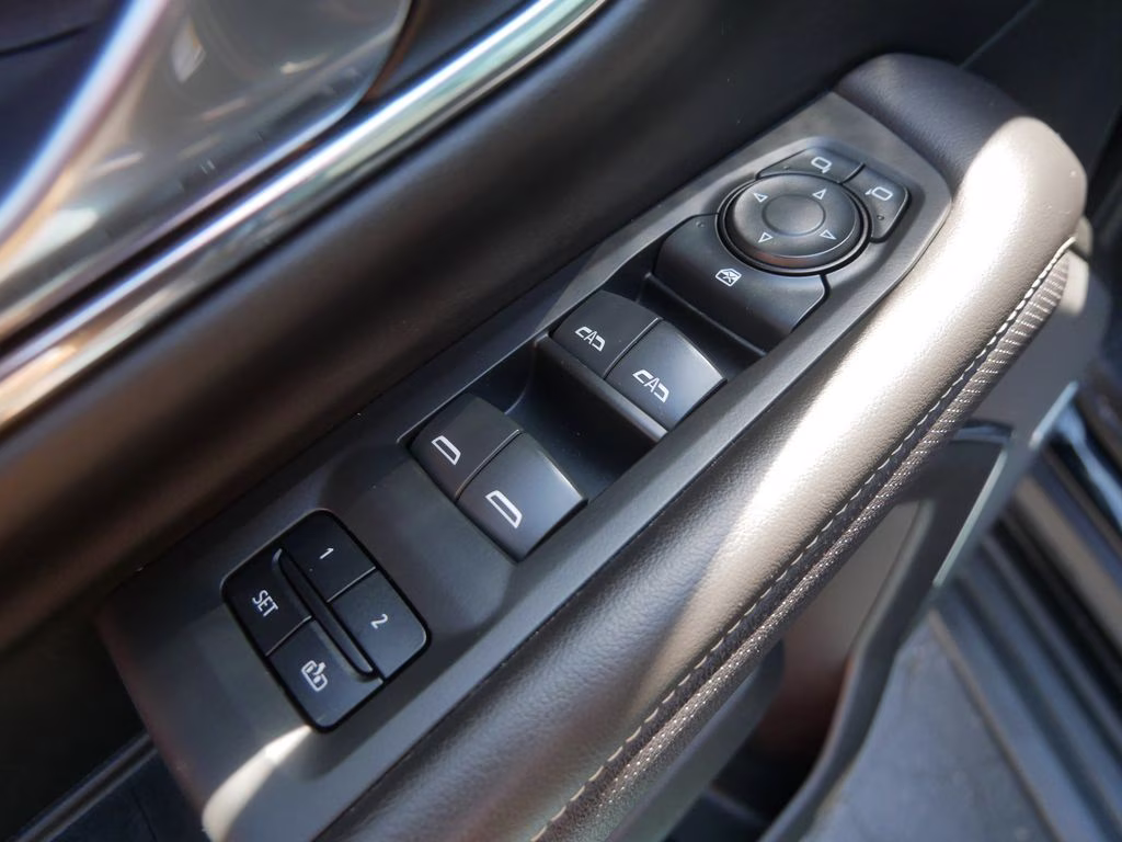 2023 Black GMC Yukon XL SLT 4X4 SUV