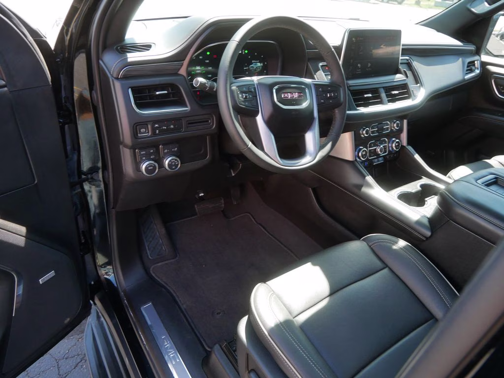 2023 Black GMC Yukon XL SLT 4X4 SUV