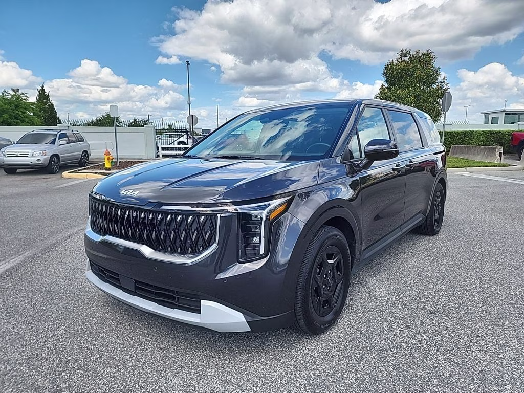 2025 Kia Sedona LXS's photo