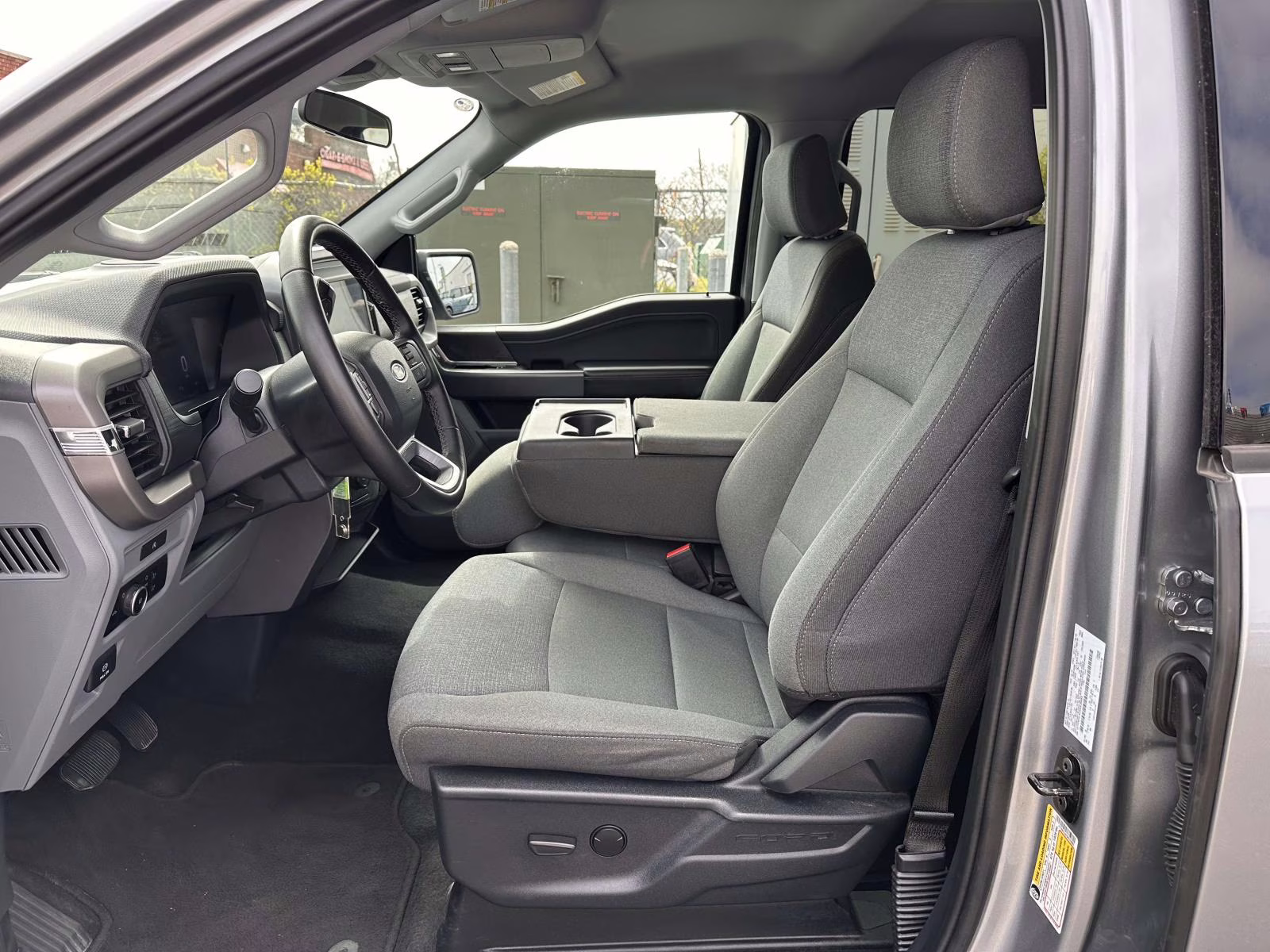 2025 Iconic Silver Metallic Ford F-150 XLT 4WD SuperCrew 5.5' Box 4X4 Truck