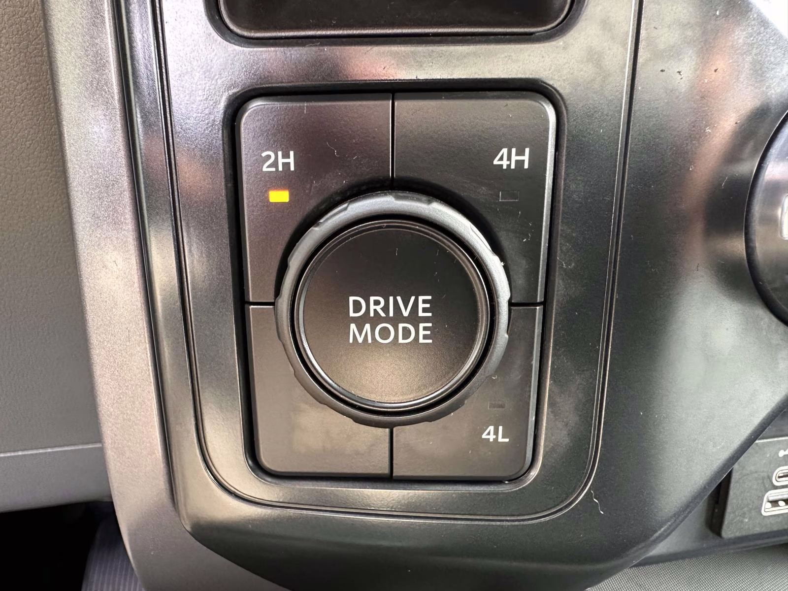 2025 Iconic Silver Metallic Ford F-150 XLT 4WD SuperCrew 5.5' Box 4X4 Truck