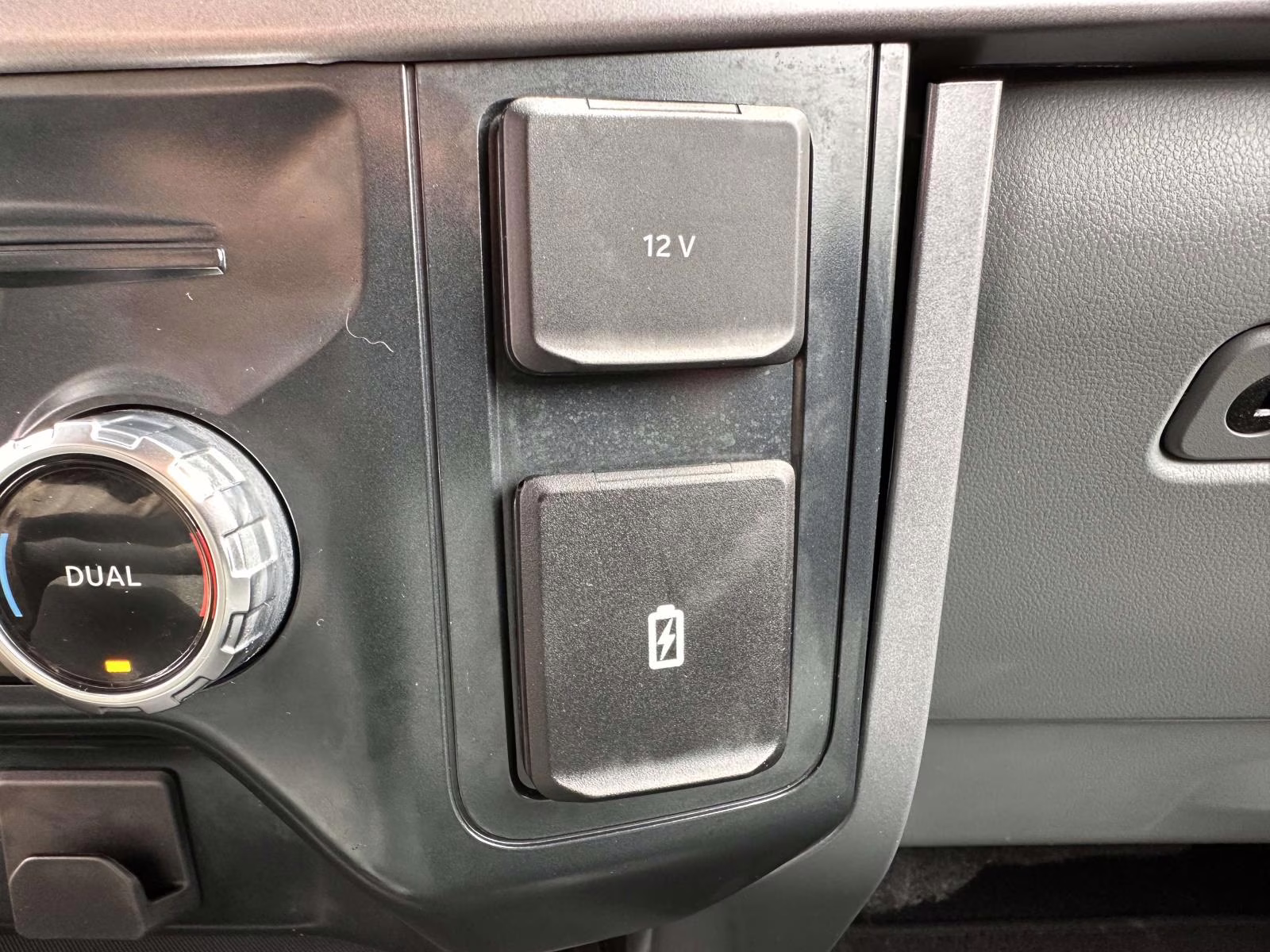 2025 Iconic Silver Metallic Ford F-150 XLT 4WD SuperCrew 5.5' Box 4X4 Truck