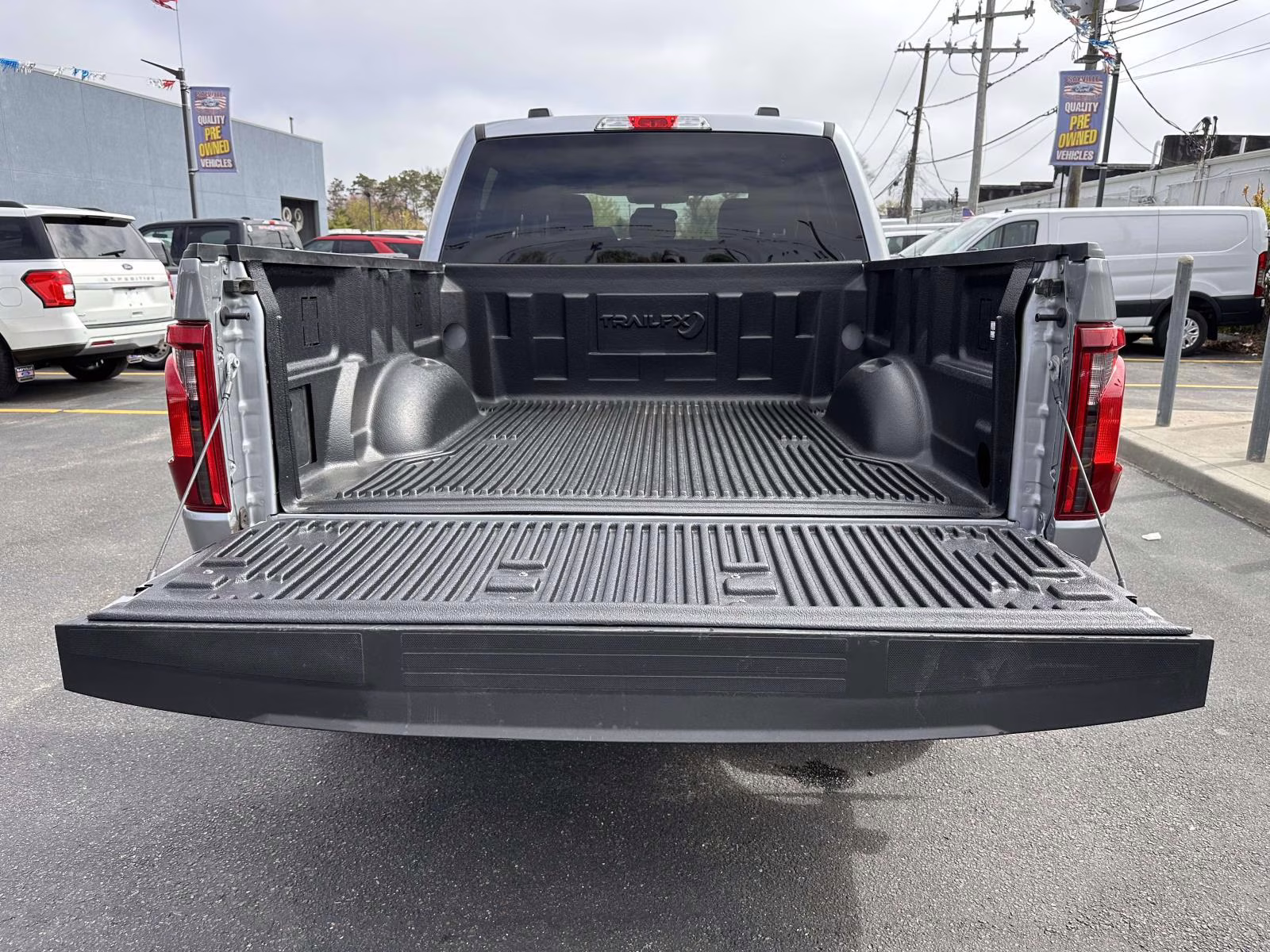 2025 Iconic Silver Metallic Ford F-150 XLT 4WD SuperCrew 5.5' Box 4X4 Truck