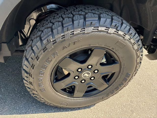 2025 Oxford White Ford Bronco Outer Banks 4X4 SUV