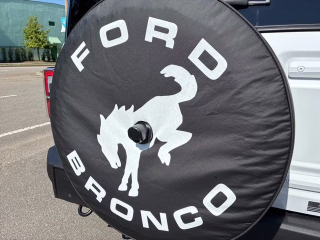 2025 Oxford White Ford Bronco Outer Banks 4X4 SUV
