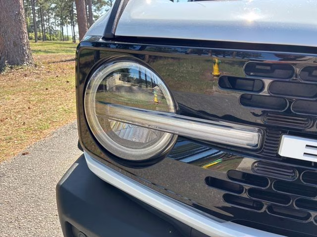 2025 Oxford White Ford Bronco Outer Banks 4X4 SUV
