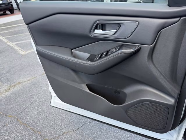 2026 Everest White Pearl Tricoat Nissan Rogue SV FWD SUV