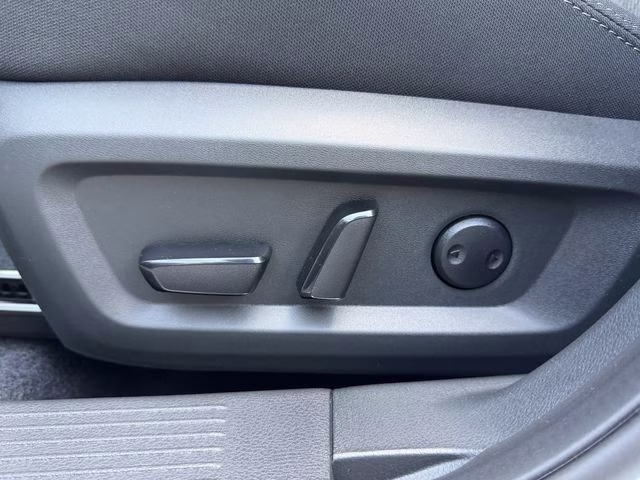 2026 Everest White Pearl Tricoat Nissan Rogue SV FWD SUV