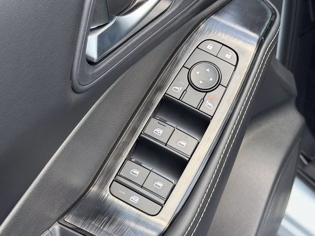 2026 Everest White Pearl Tricoat Nissan Rogue SV FWD SUV