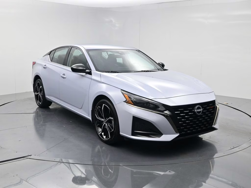 2025 Gray Sky Pearl Nissan Altima 2.5 SR AWD Sedan