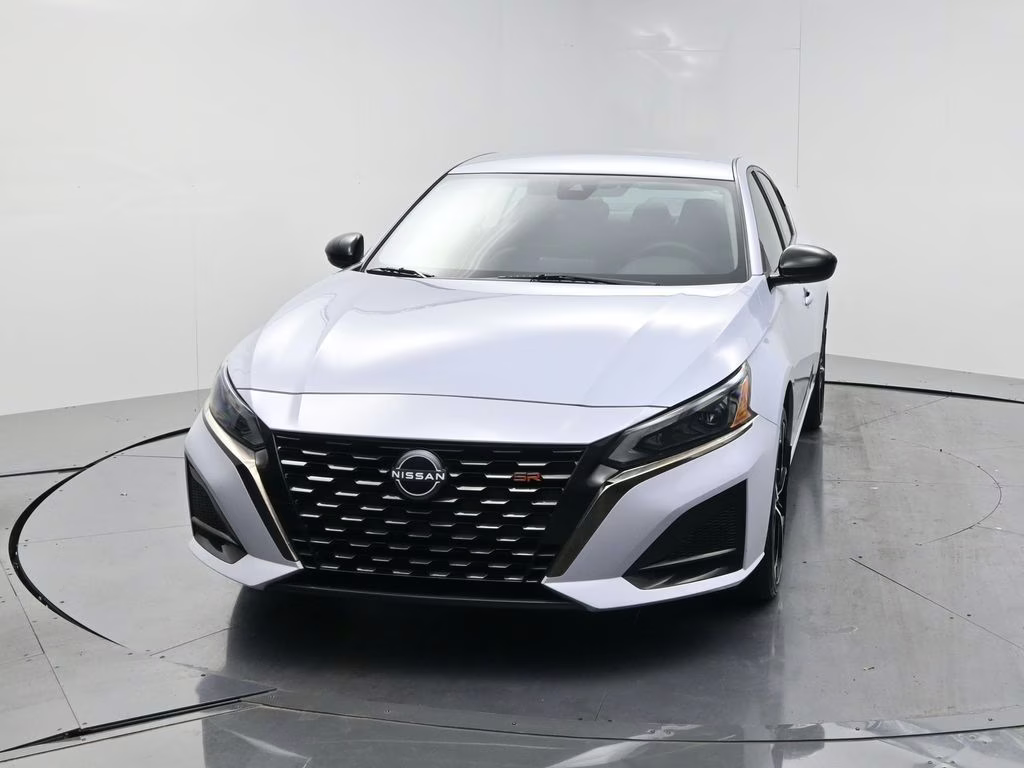 2025 Gray Sky Pearl Nissan Altima 2.5 SR AWD Sedan