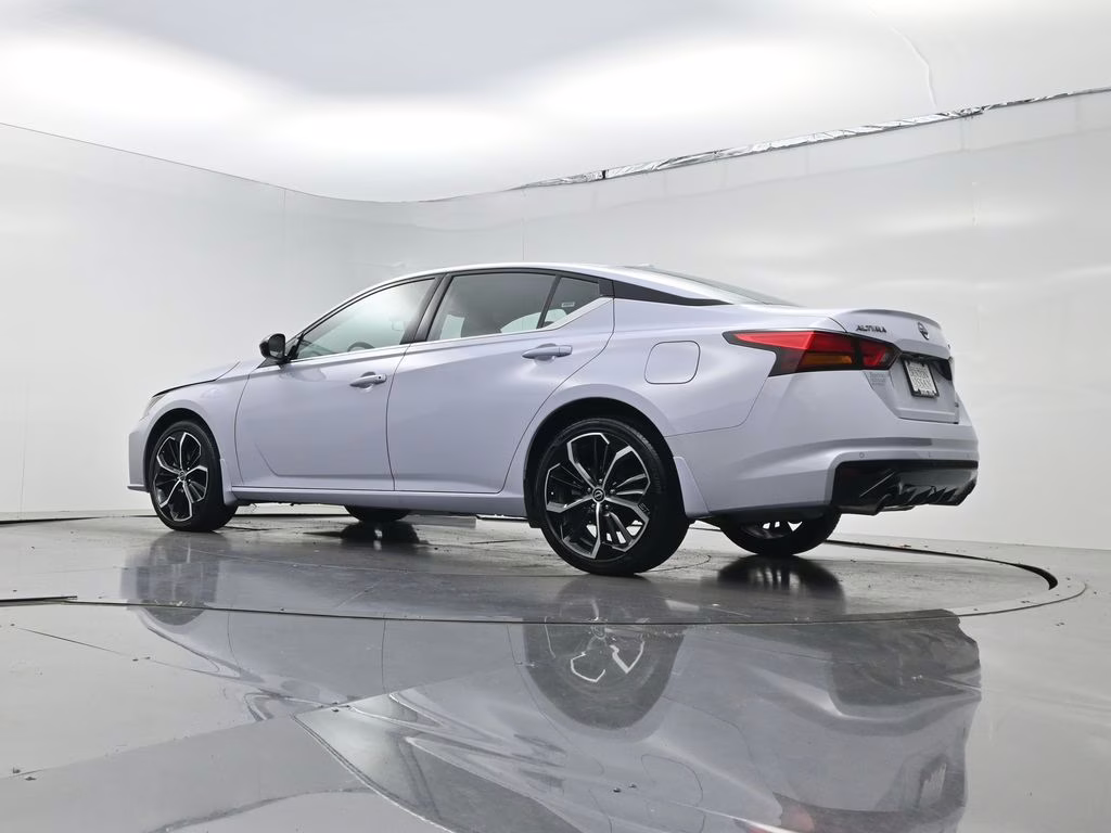 2025 Gray Sky Pearl Nissan Altima 2.5 SR AWD Sedan