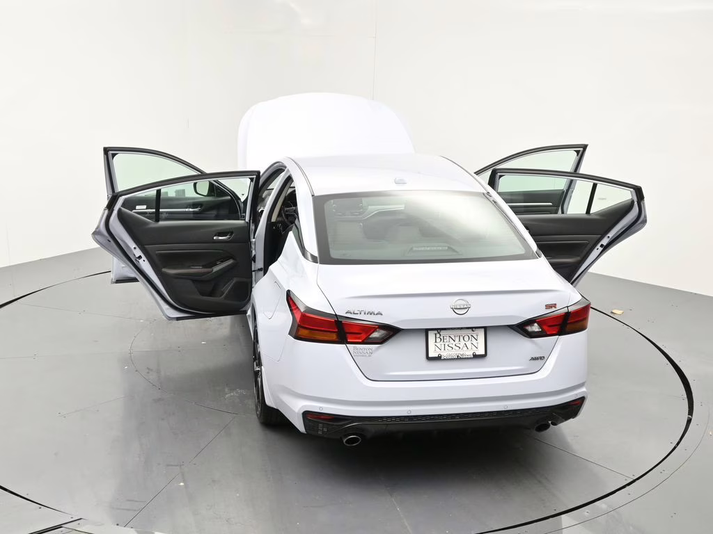 2025 Gray Sky Pearl Nissan Altima 2.5 SR AWD Sedan