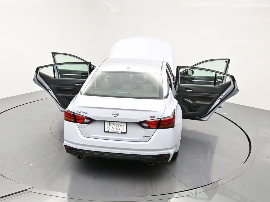 2025 Gray Sky Pearl Nissan Altima 2.5 SR AWD Sedan