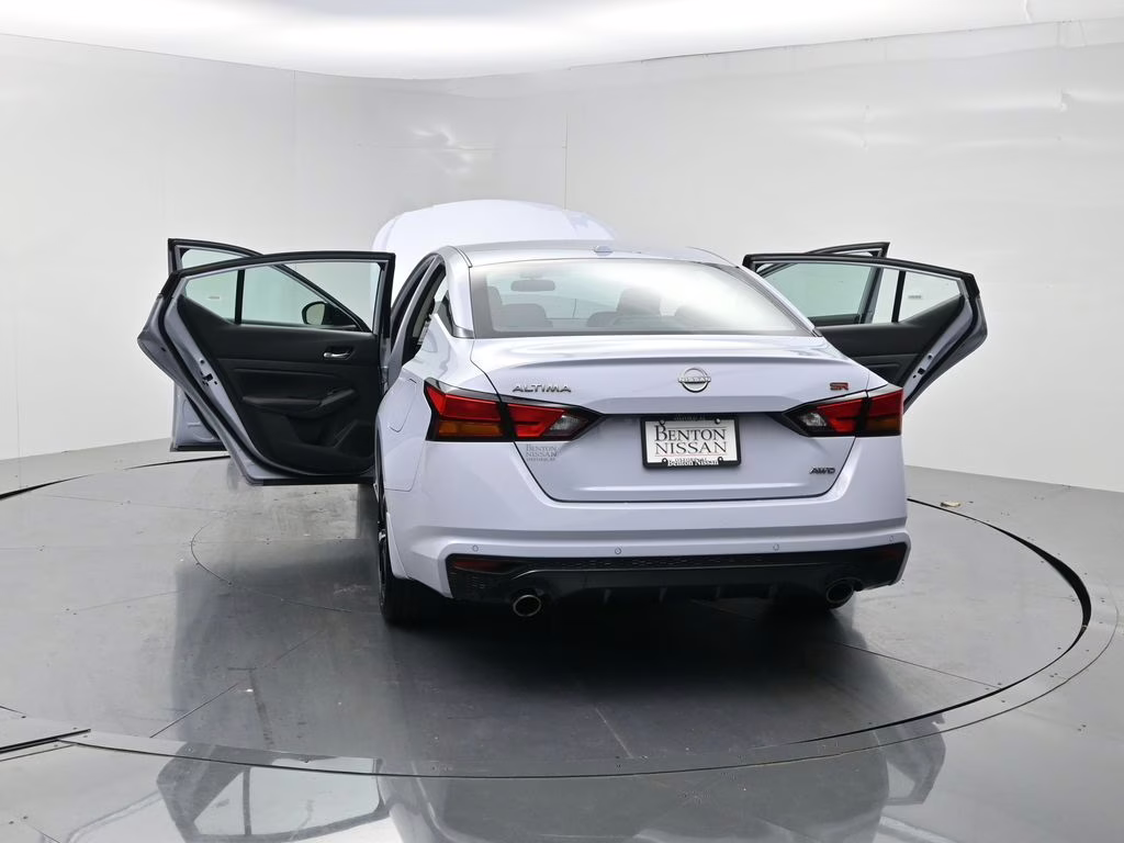 2025 Gray Sky Pearl Nissan Altima 2.5 SR AWD Sedan