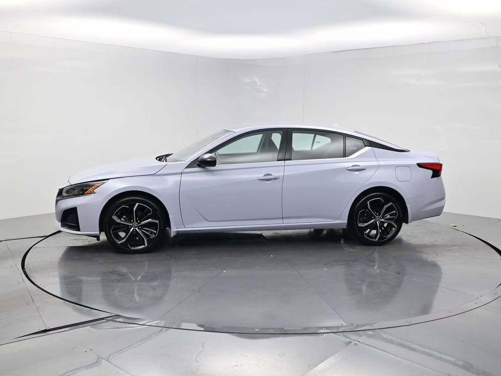 2025 Gray Sky Pearl Nissan Altima 2.5 SR AWD Sedan