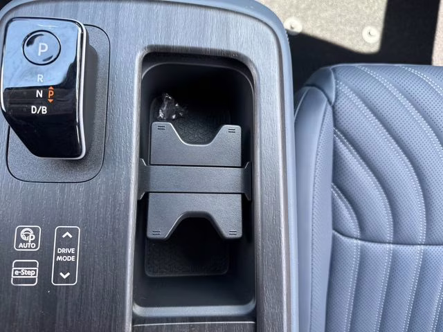 2025 Sunrise Copper Pearl/Black Diamond Pearl Nissan ARIYA PLATINUM+ e-4ORCE AWD SUV