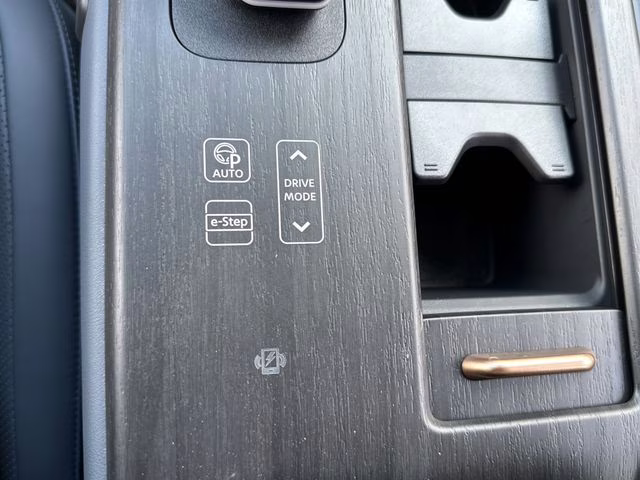 2025 Sunrise Copper Pearl/Black Diamond Pearl Nissan ARIYA PLATINUM+ e-4ORCE AWD SUV