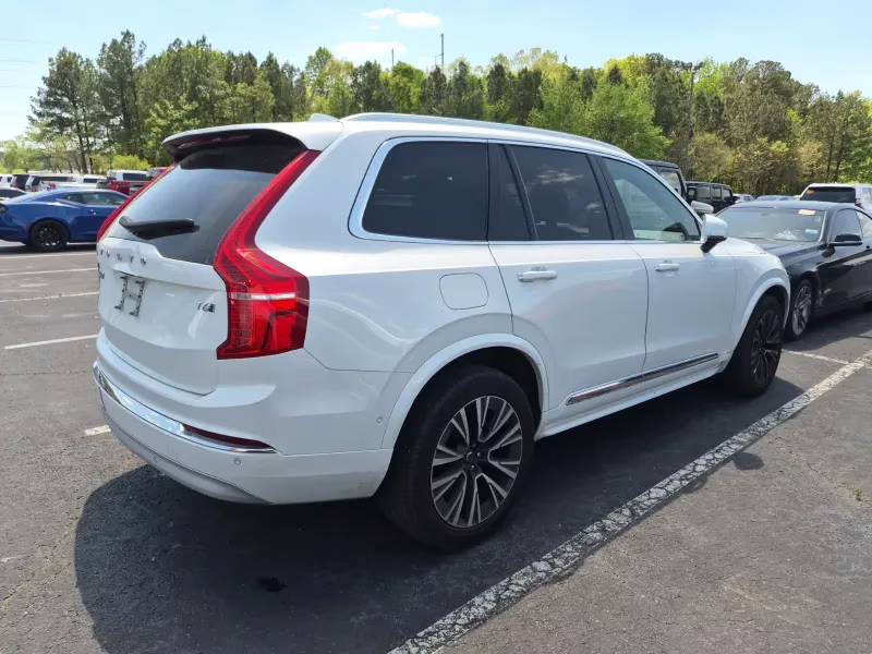 2022 Crystal White Volvo XC90 T6 Inscription AWD SUV