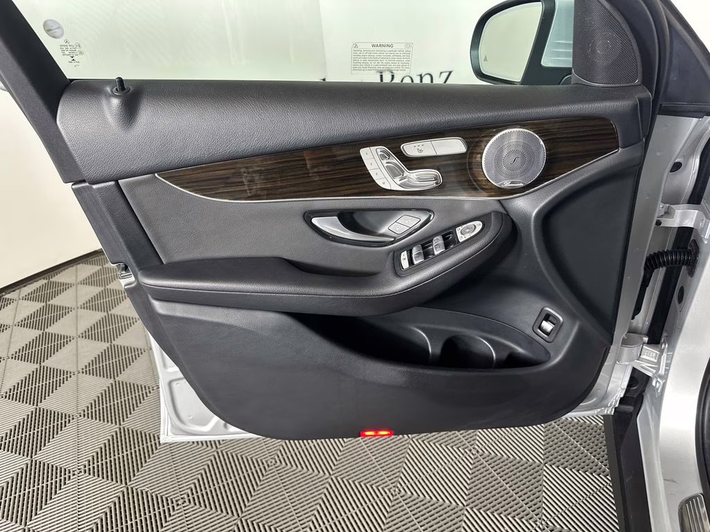 2020 Iridium Silver Metallic Mercedes-Benz GLC GLC 300 RWD SUV