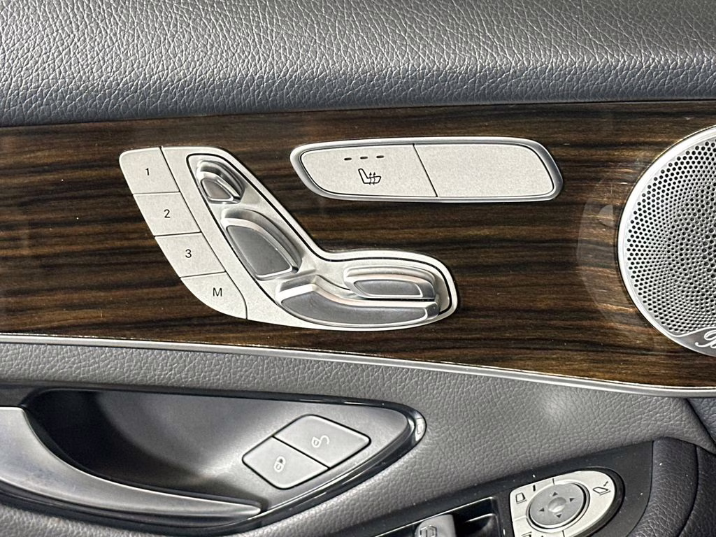 2020 Iridium Silver Metallic Mercedes-Benz GLC GLC 300 RWD SUV