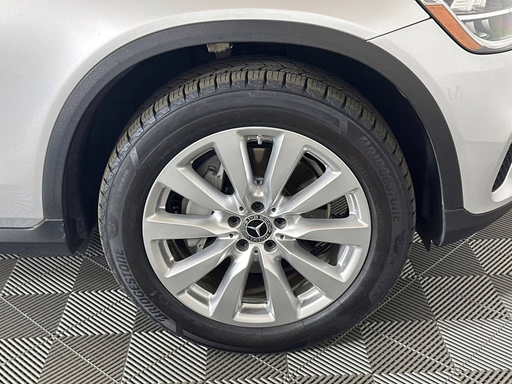 2020 Iridium Silver Metallic Mercedes-Benz GLC GLC 300 RWD SUV