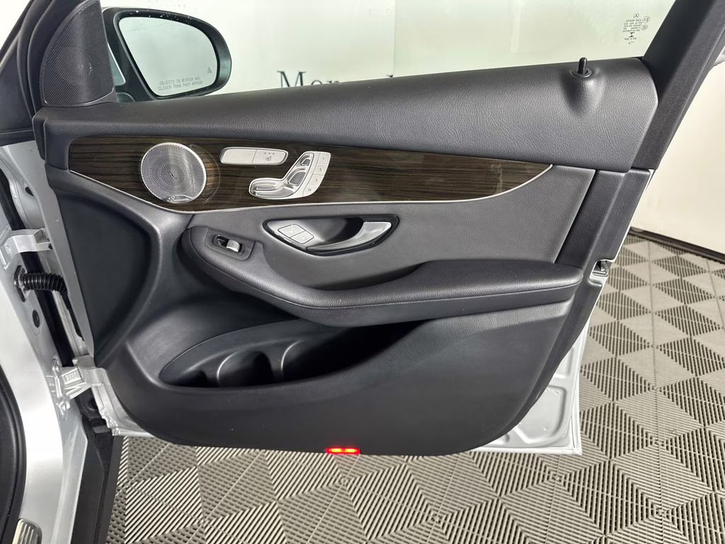 2020 Iridium Silver Metallic Mercedes-Benz GLC GLC 300 RWD SUV